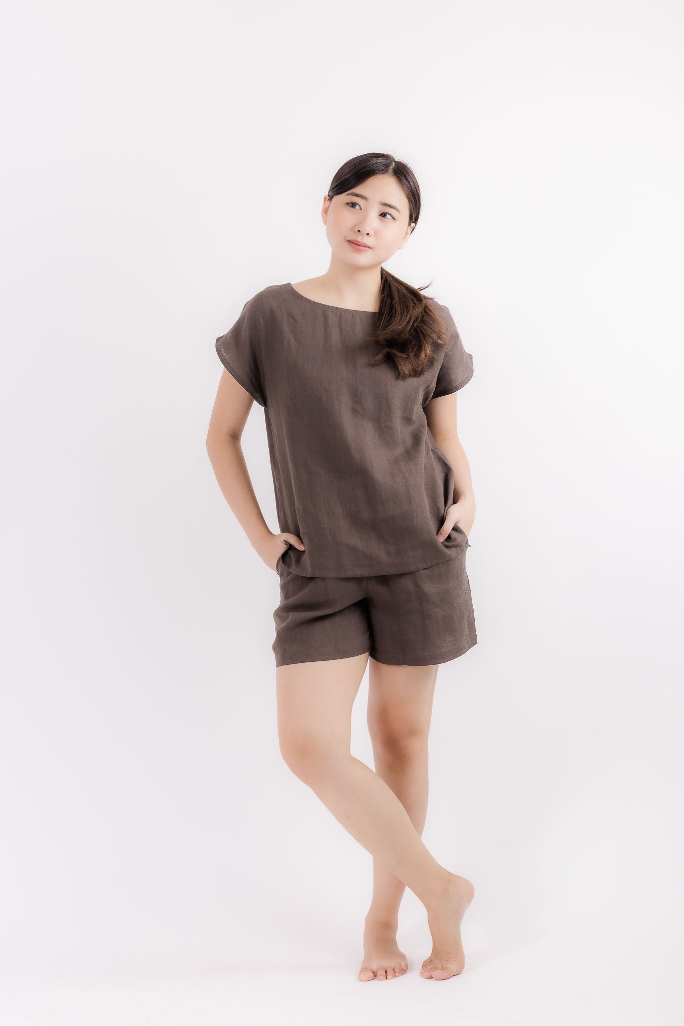 Linen Relaxed Shorts in Coffee Brown