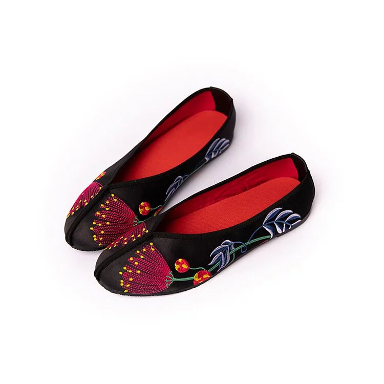 Floral Embroidered Shoes - Black