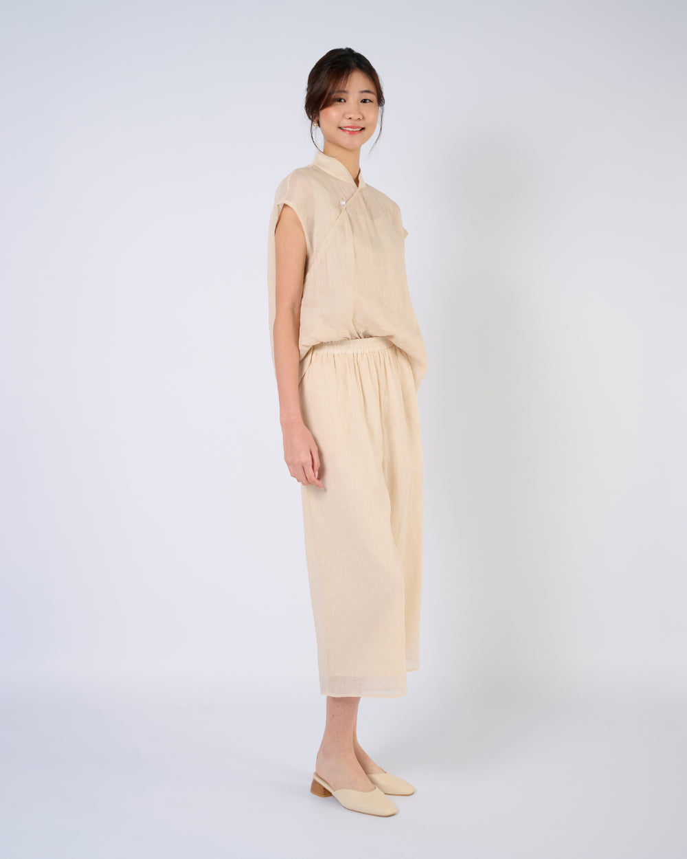 Cap Sleeve Ramie Cheongsam Top in Beige