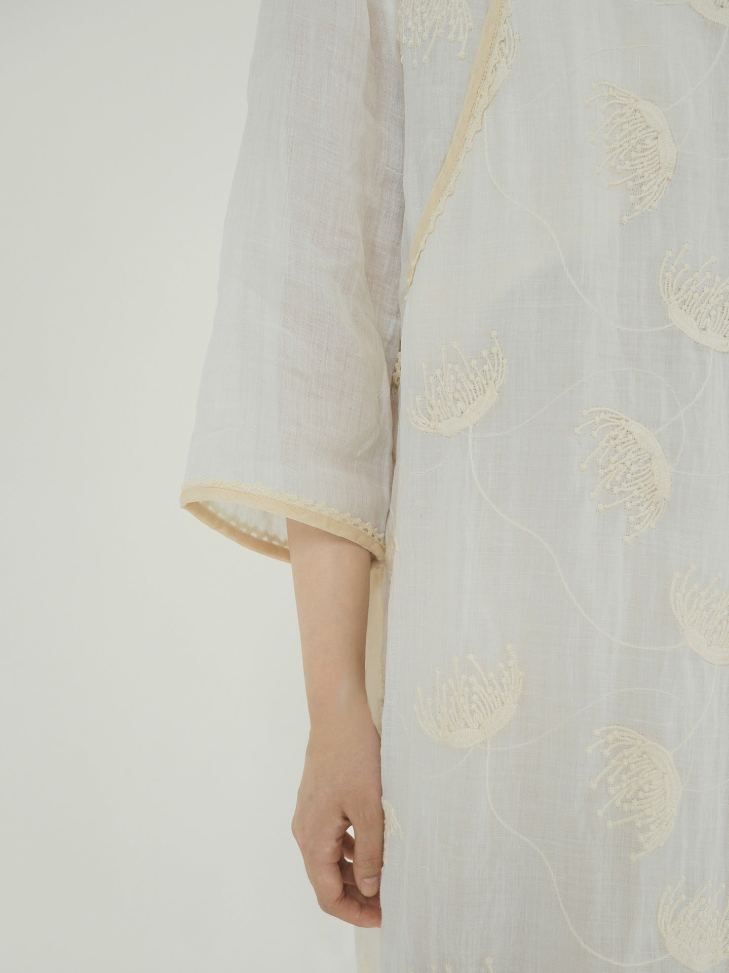 Embroidered Cheongsam Dress (3/4 Sleeve) in Off White