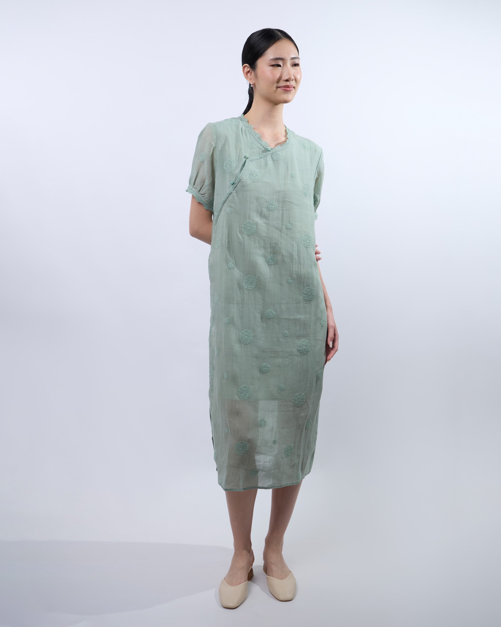 Embroidered V-neck Cheongsam Qipao Dress in Green | You Living | You Living Embroidered V-neck Cheongsam Qipao Dress in Green | You Living | You Living