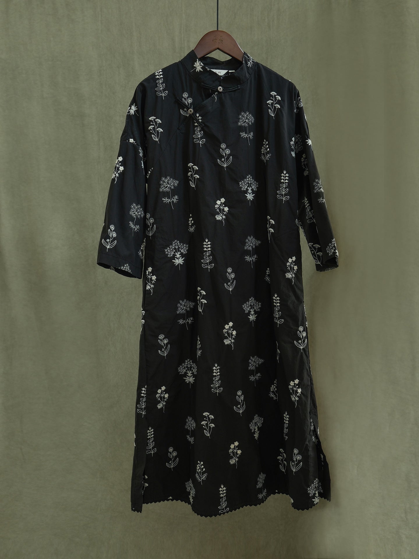 Floral Embroidered Cheongsam Dress in Black