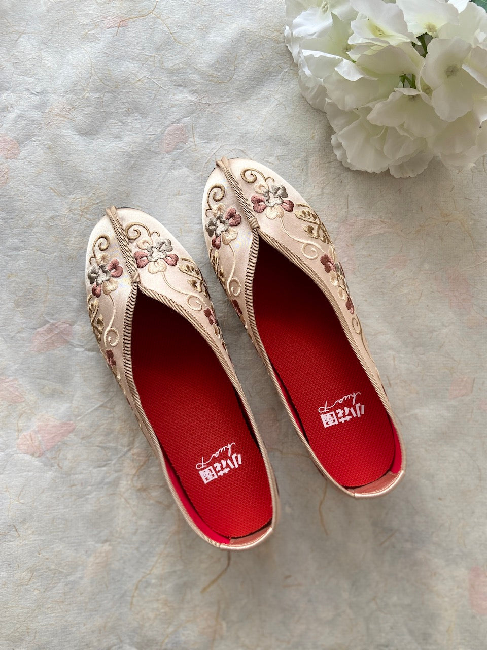 Floral Embroidered Shoes - Gold