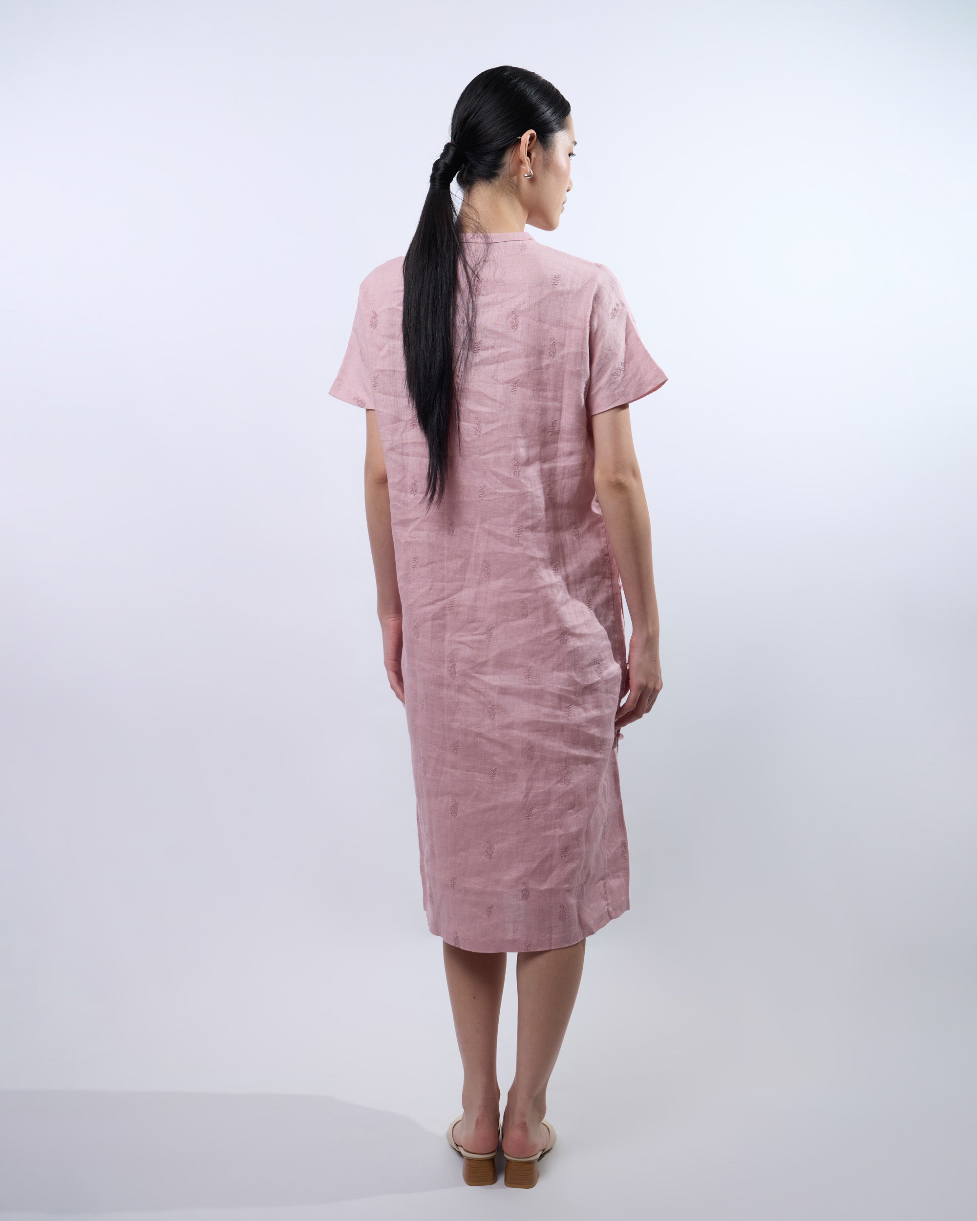 Embroidered Minimalist Cheongsam Dress in Pink