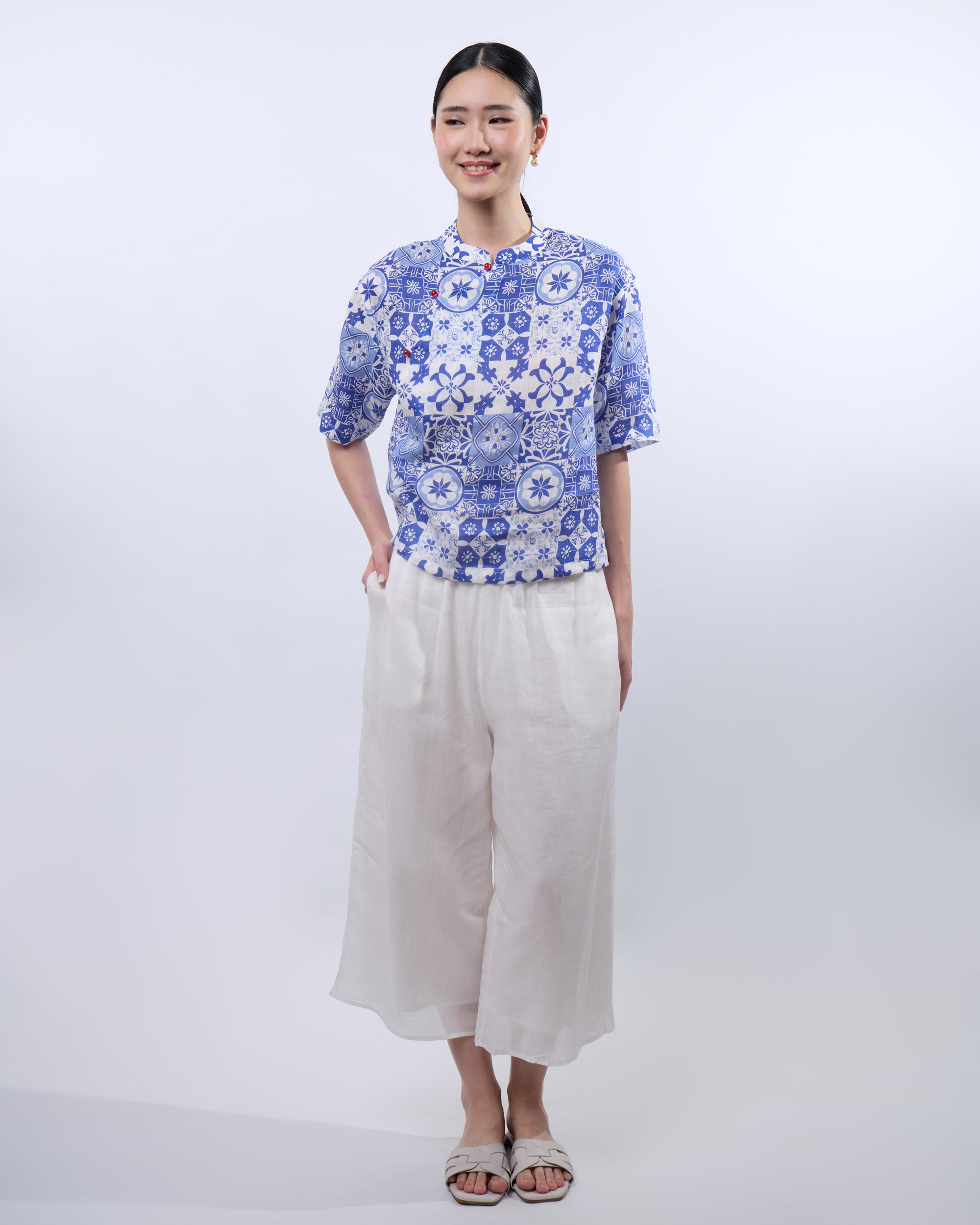 Short Sleeve Linen Cheongsam Qipao Top in Blue Tiles