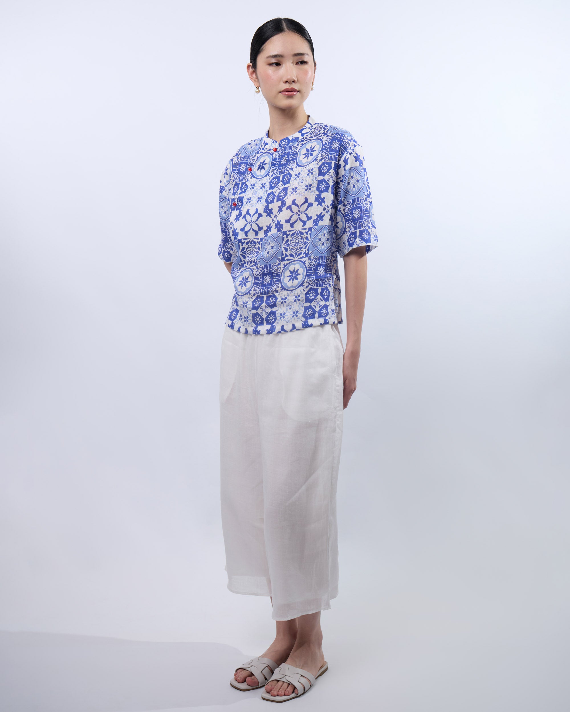 Short Sleeve Linen Cheongsam Qipao Top in Blue Tiles