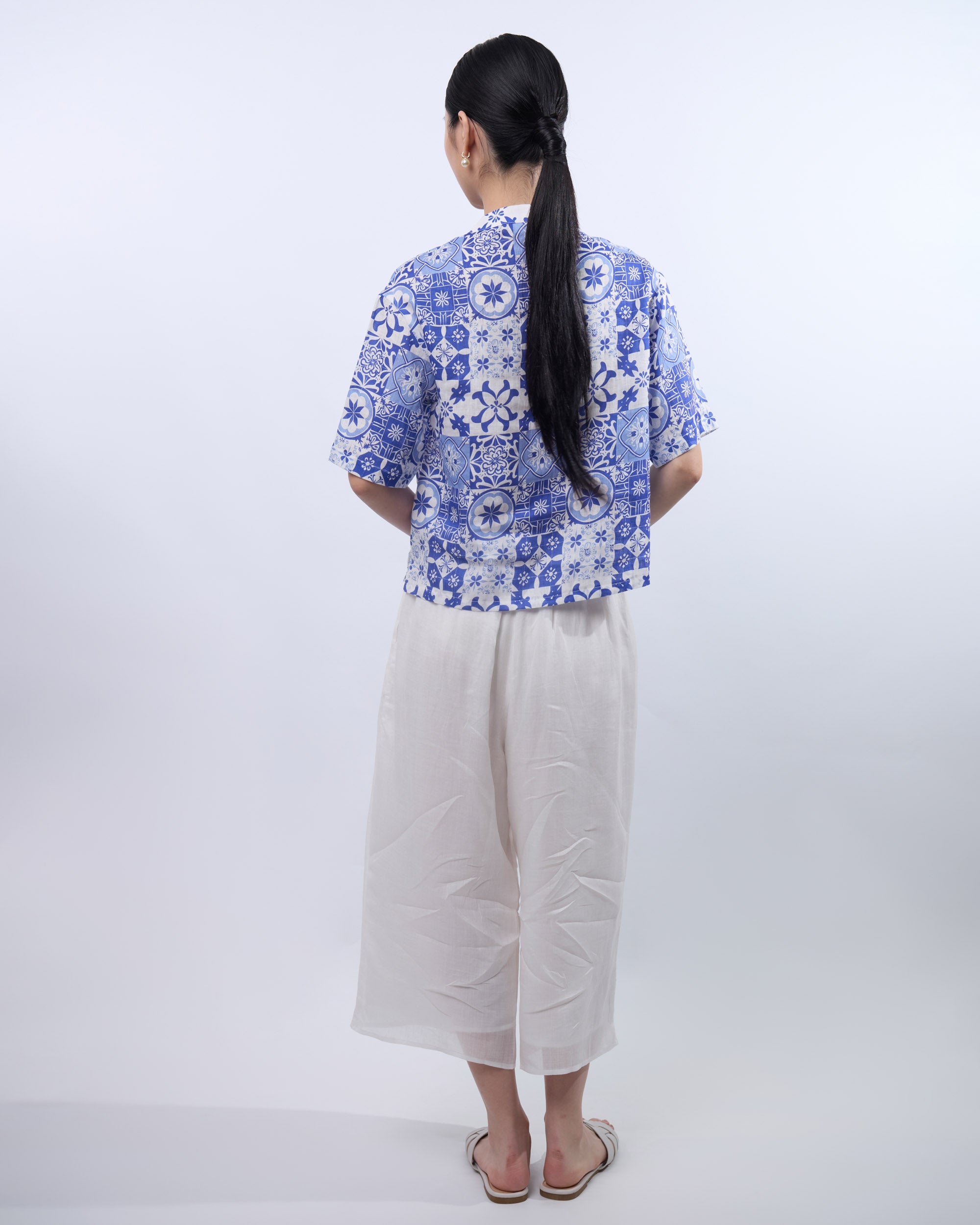 Short Sleeve Linen Cheongsam Qipao Top in Blue Tiles