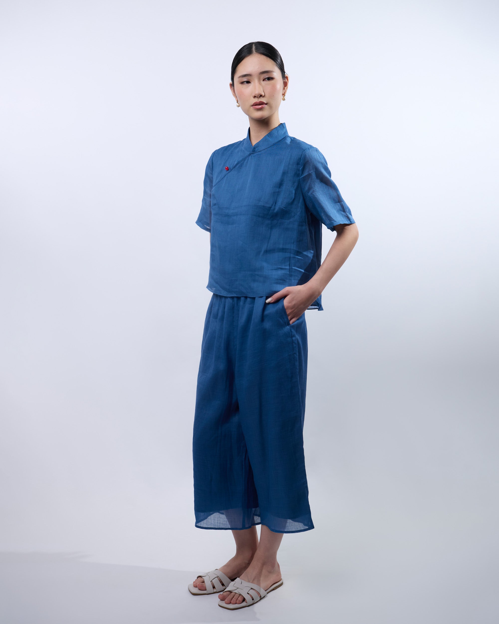 Short Sleeve Ramie Cheongsam Top in Blue