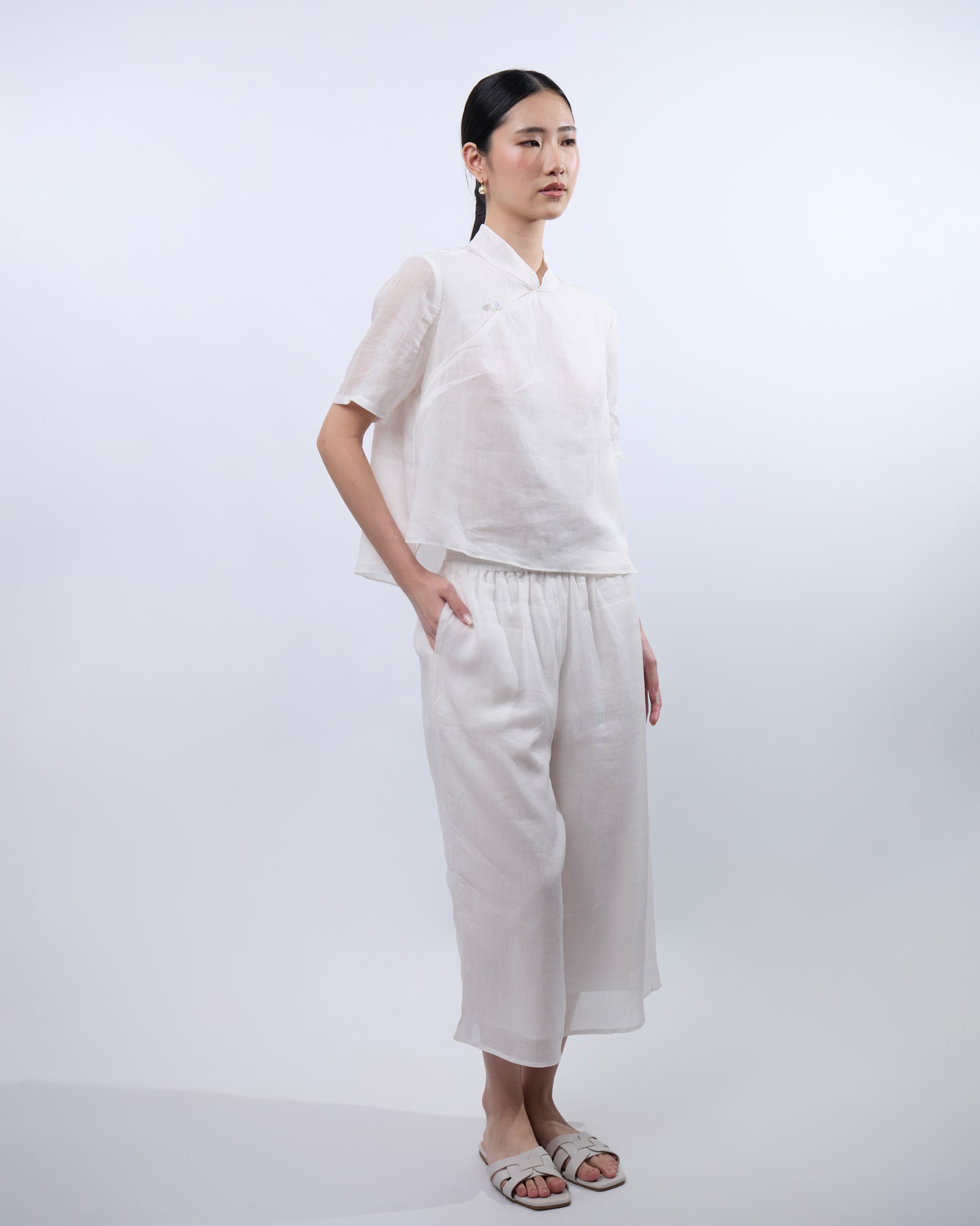 Short Sleeve Ramie Cheongsam Top in White