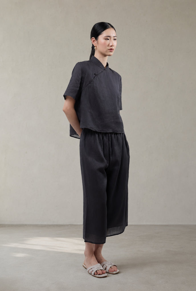 Short Sleeve Ramie Cheongsam Top in Black