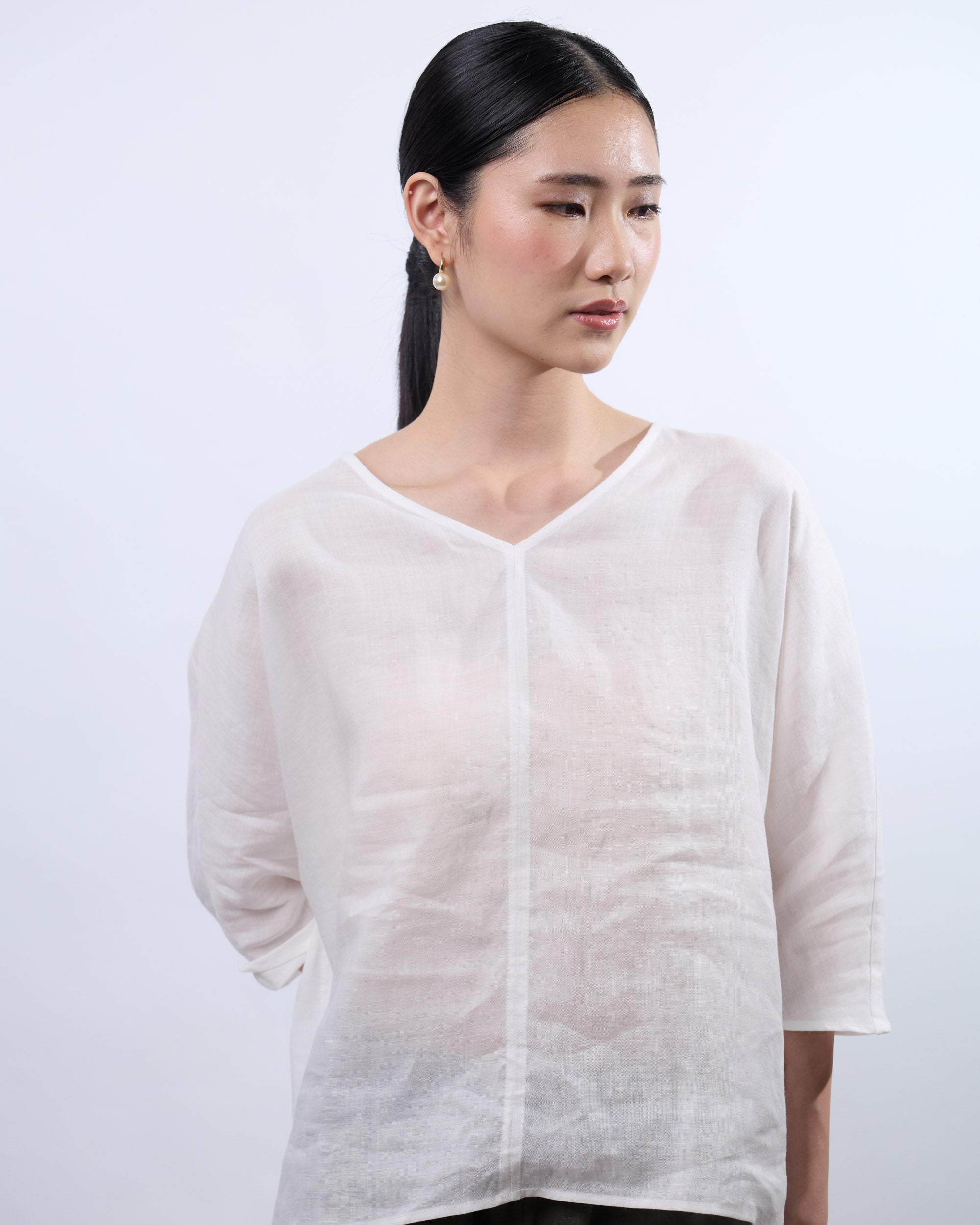 V-neck Linen Long Top in White