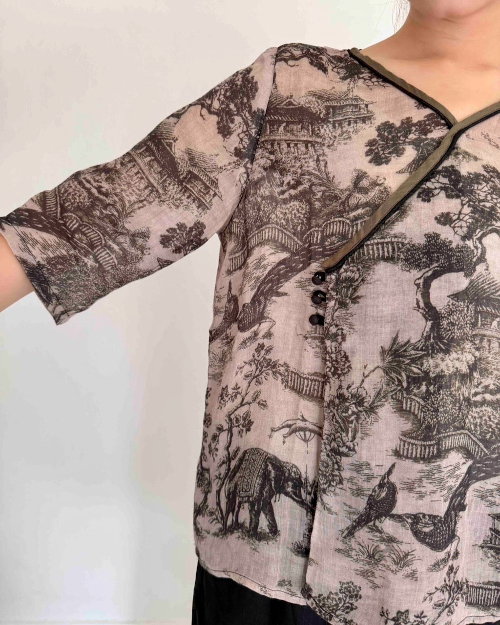 V-neck Oriental Print Cheongsam Top