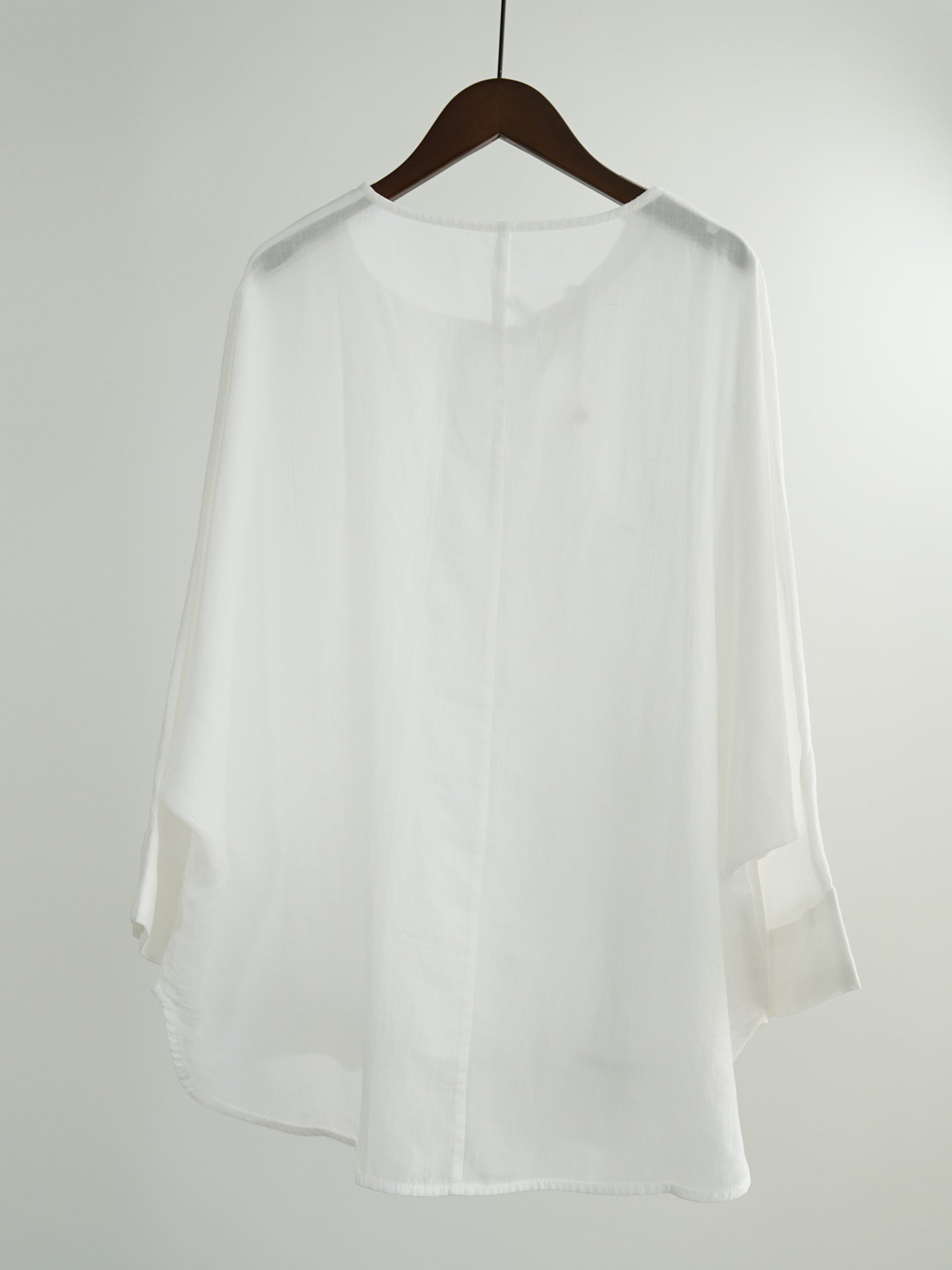White Cheongsam Top with Pipa Button