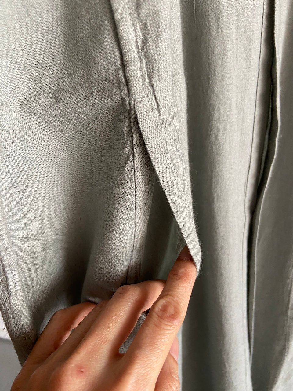 Hand-dyed Button Shirt  (Light Grey)
