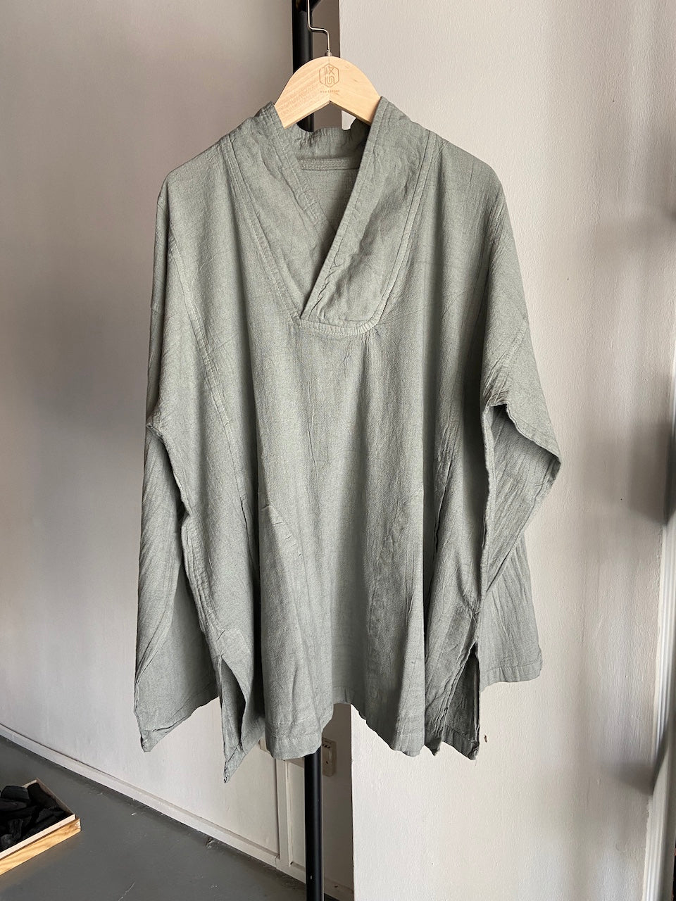 Hand-dyed Crossed Collar Top (Grey)